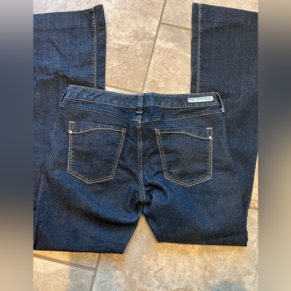 Women’s Express Flare jeans, stella low rise size 8 - Picture 5 of 7